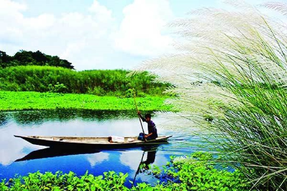 শরৎ আসে মেঘের ভেলায়